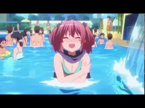 プールにて水から現れる七宮智音